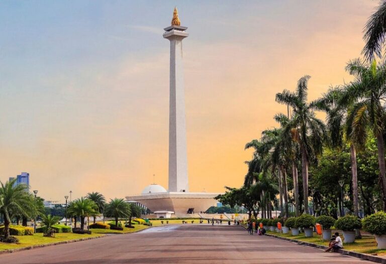 monas