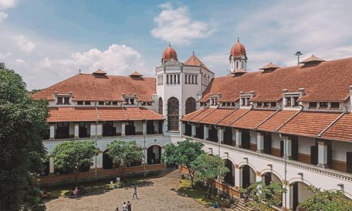 Misteri dan Keindahan Lawang Sewu