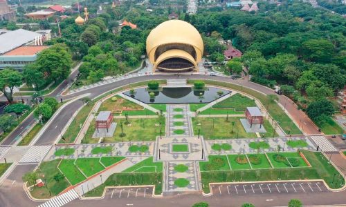 Menjelajahi Keindahan Taman Mini Indonesia Indah di Ibu Kota