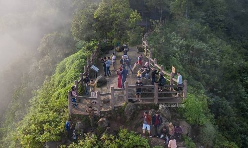 Menyingkap Keagungan Tebing Keraton