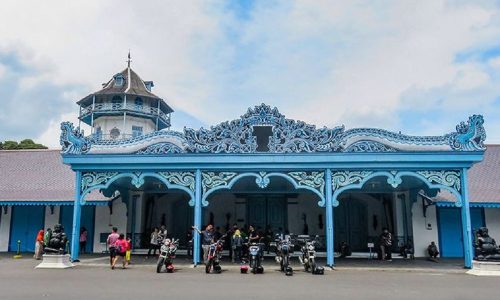 Menjelajahi Keindahan dan Sejarah Keraton Solo